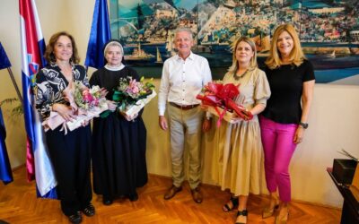 GRADONAČELNIK BURIĆ ČESTITAO RAVNATELJICAMA ŠIBENSKIH OŠ ČIJE JE REZULTATE ISTAKNULO MINISTARSTVO