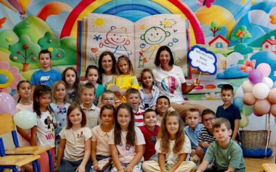 VESELO I SVEČANO: 42 PRVAŠIĆA ZAKORAČILO U KATOLIČKU OSNOVNU ŠKOLU