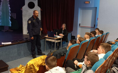 EDUKATIVNA PREDAVANJA U KATOLIČKOJ OSNOVNOJ ŠKOLI – ˝DVA KOTAČA NISU IGRAČKA˝ I ˝MIR I DOBRO“