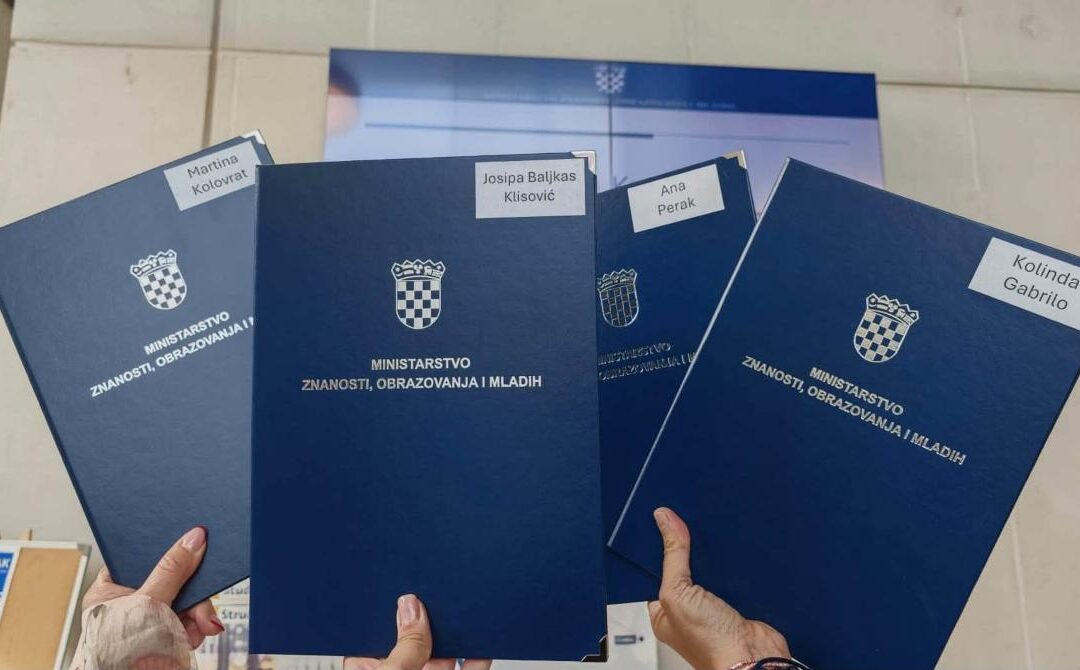 NAGRAĐENI UČITELJI ZA DAN UČITELJA